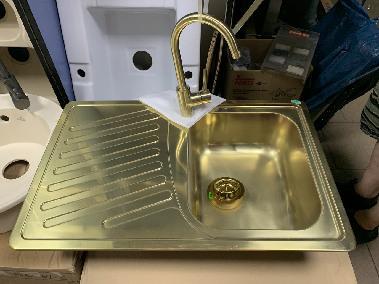 Кухонна мийкаAlveus Elegant 30 Gold + PVD з нержавійки (золото)