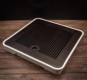 Надійна чабань в білому кольорі, товста бамбукова кришка 28х28 см