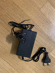 Зарядний пристрій для акумуляторного  обприскувача