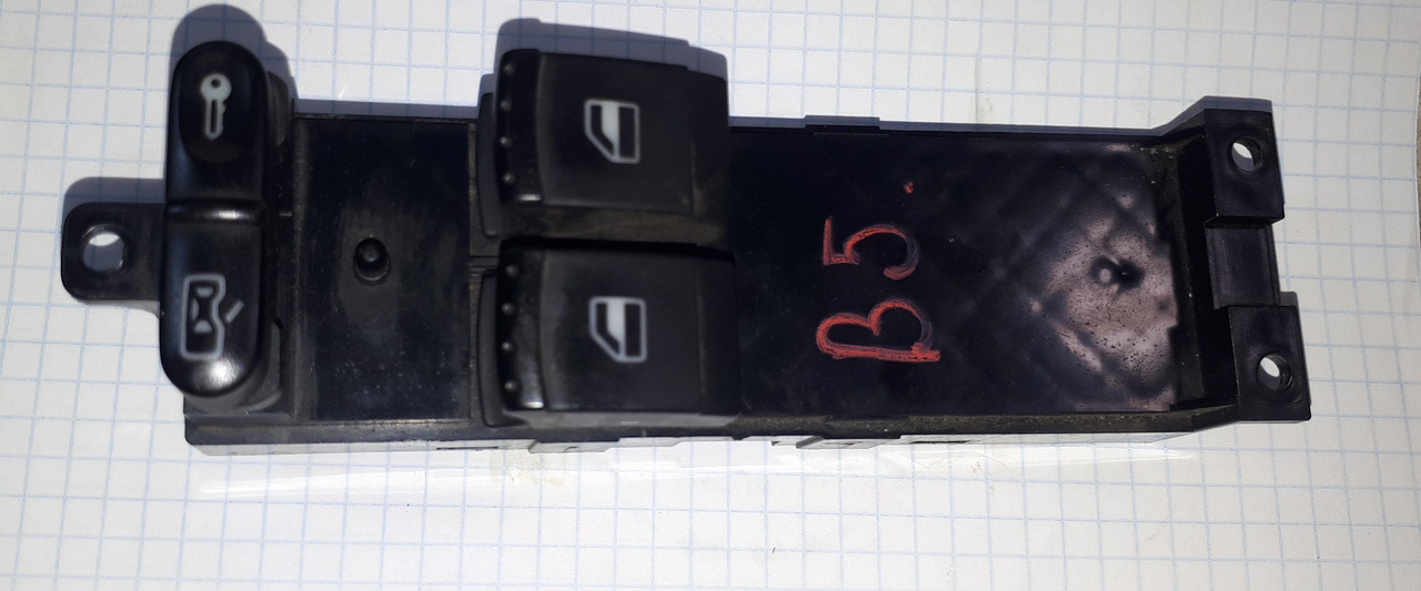 Кнопки склопідйомника водійських лівих передніх дверей 1J3959857B Фольксваген Пасат Volkswagen Passat B5