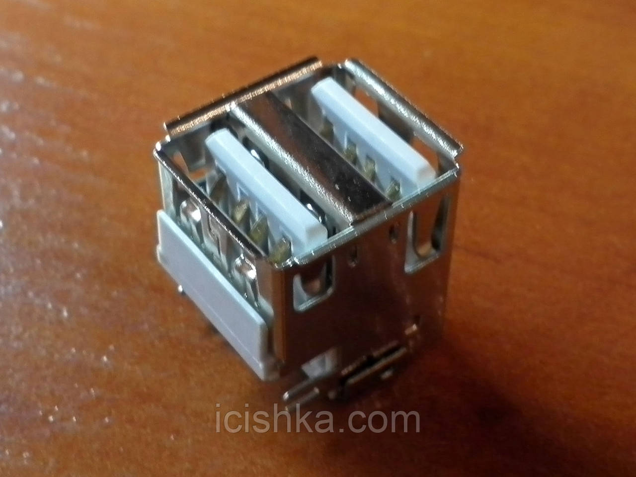 Double USB A Female — подвійний спідній конектор роз'єм
