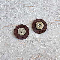 Магнітна кнопка на шкіряній підложці