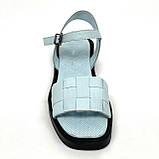Жіночі шкіряні босоножки голубого кольору на плоскій підошві AllShoes 2215-45 розмір 36, фото 3