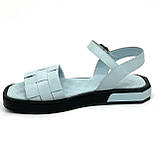 Жіночі шкіряні босоножки голубого кольору на плоскій підошві AllShoes 2215-45 розмір 36, фото 2