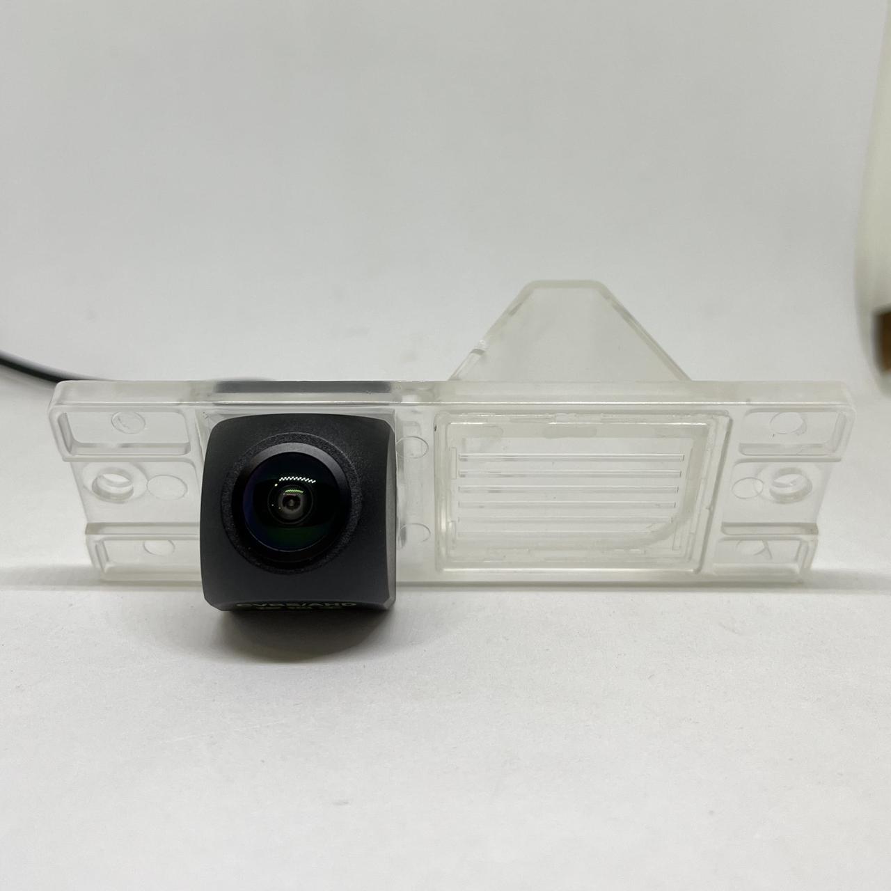 Штатна камера заднього виду Mitsubishi Pajero 2006-2017 AHD