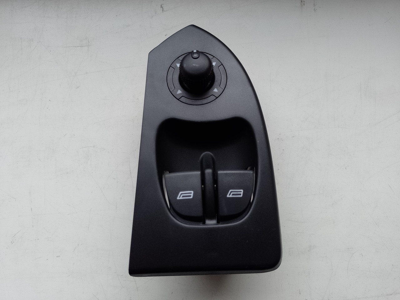 Кнопки склопідйомника лівих дверей Fiat Ducato 244, Peugeot Boxer, Citroen Jumper (2002-2006), 735335418