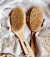 Дерев'яна щітка для сухого масажу з натуральним ворсом Titania, фото 5