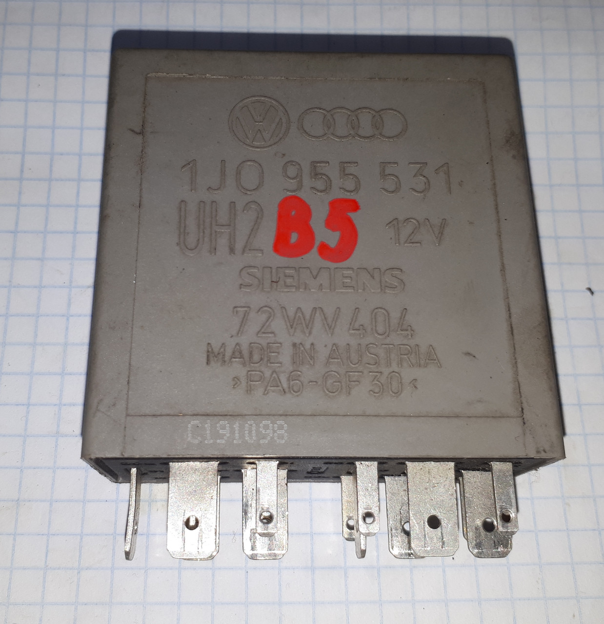 Реле керування склоочисником Фольксваген Пасат Volkswagen Passat B5
