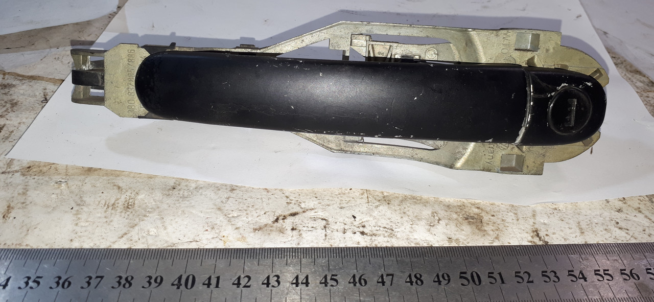 Ручка дверей зовнішня права ліва під личинку Фольксваген Пасат Volkswagen Passat B5
