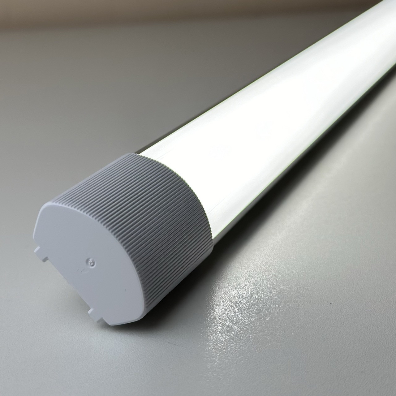 Лінійний LED світильник 60 см 18W IP20 SLIM 6000K холодне світло