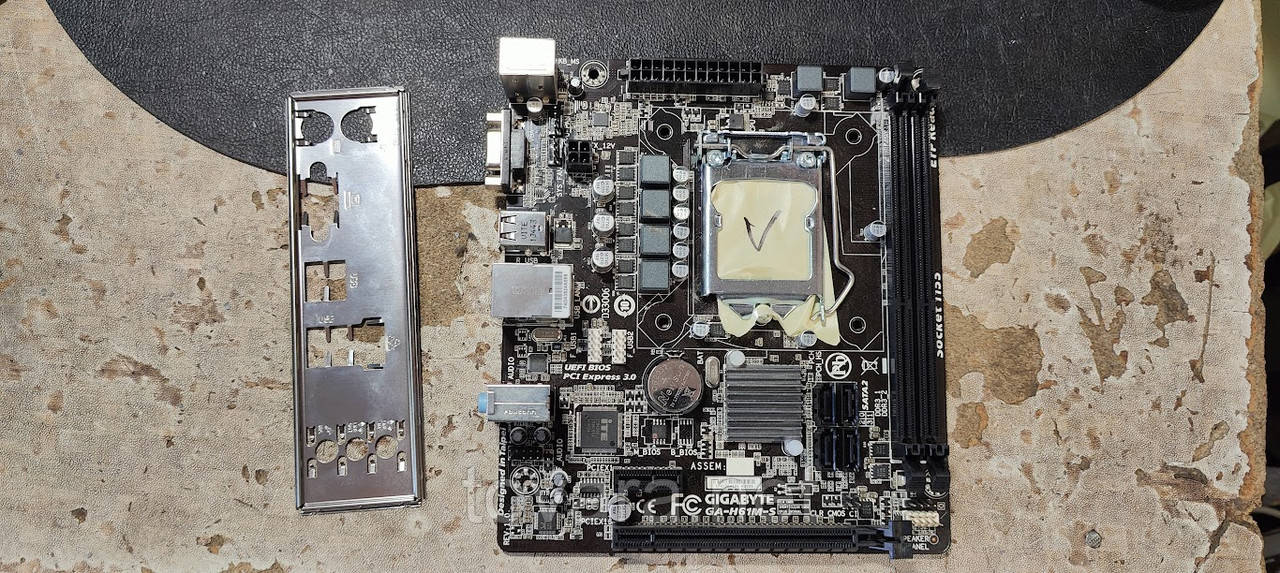 Мат. плата Gigabyte GA-H61M-S rev1.0 LGA1155 H61 SATA MicroATX 2DDR3 № 241906217