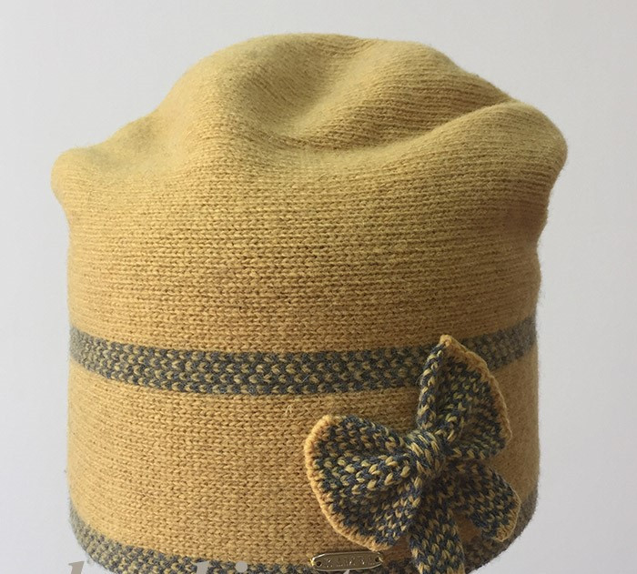 Красивая двухцветная теплая шерстяная шапка от Kamea Ria. - фото 7 - id-p424646589