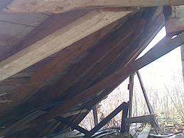 Обвалився козирок!