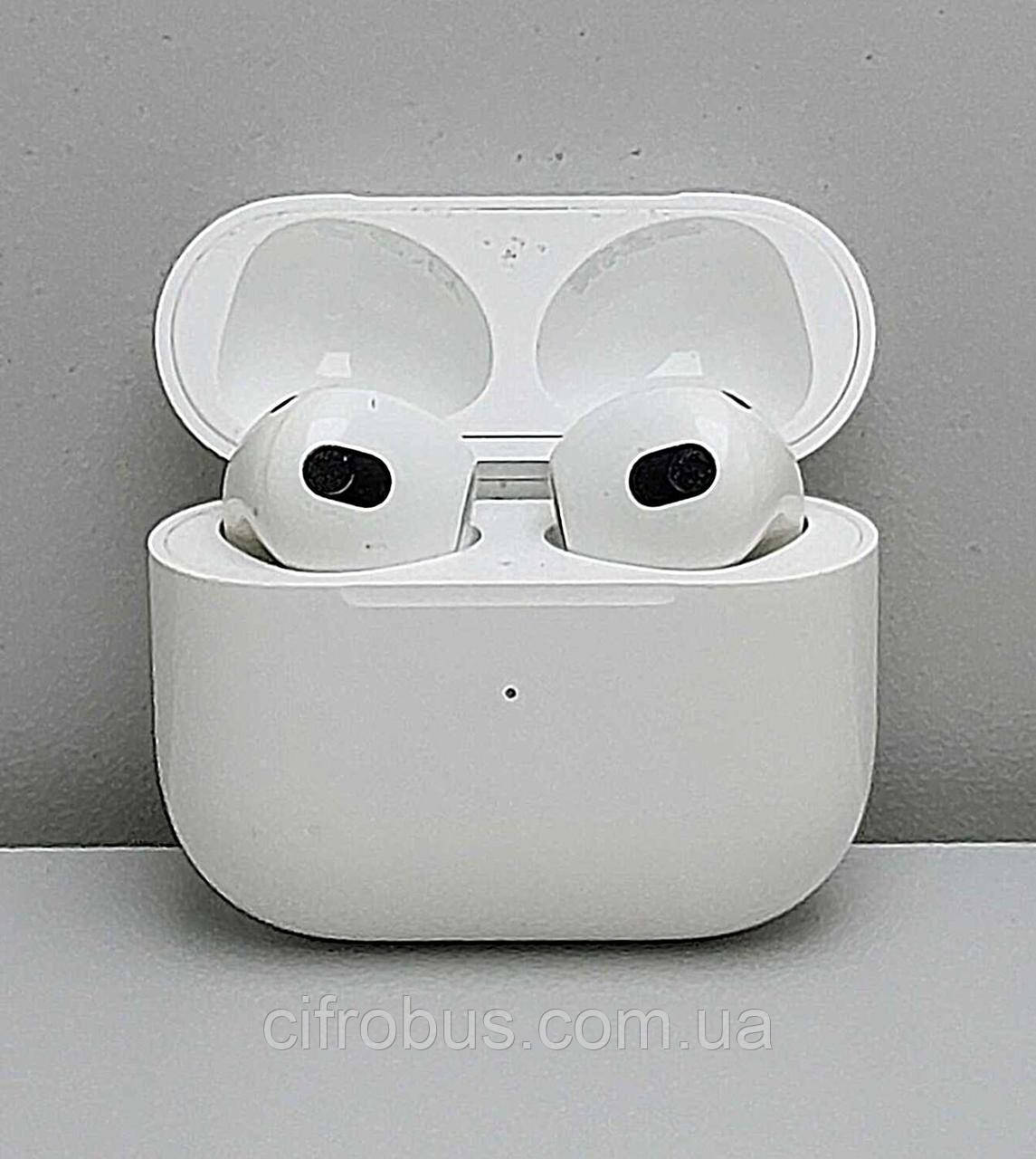 Наушники Bluetooth-гарнитура Б/У Apple AirPods 3