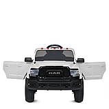 Дитячий електромобіль пікап із кузовом Dodge Ram M 5766 з пультом радіокерування для дітей 3-8 років Білий, фото 3