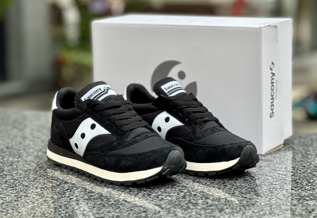 Чоловічі кросівки Saucony Jazz Black White Взуття Саукони чорно білі весняно літні