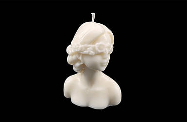 Свічка Дівчина з повязкою 9см 115 грам