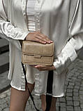 Жіноча бежева класична сумка 6006 крос-боді через плече на тонкому ремінці, фото 7