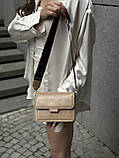 Жіноча бежева класична сумка 6006 крос-боді через плече на тонкому ремінці, фото 4