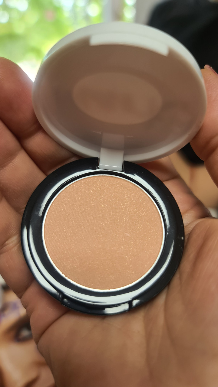 Румяна Avon Mark Powder Blusher Poude Fard / pinched pink