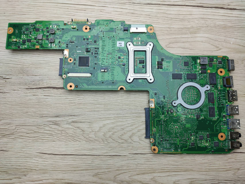 Уценка! Видеочип неисправен! плата Toshiba L855 DK10FG