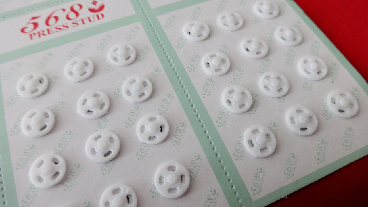 Кнопка пришивна 8 мм біла пластик, фото 1