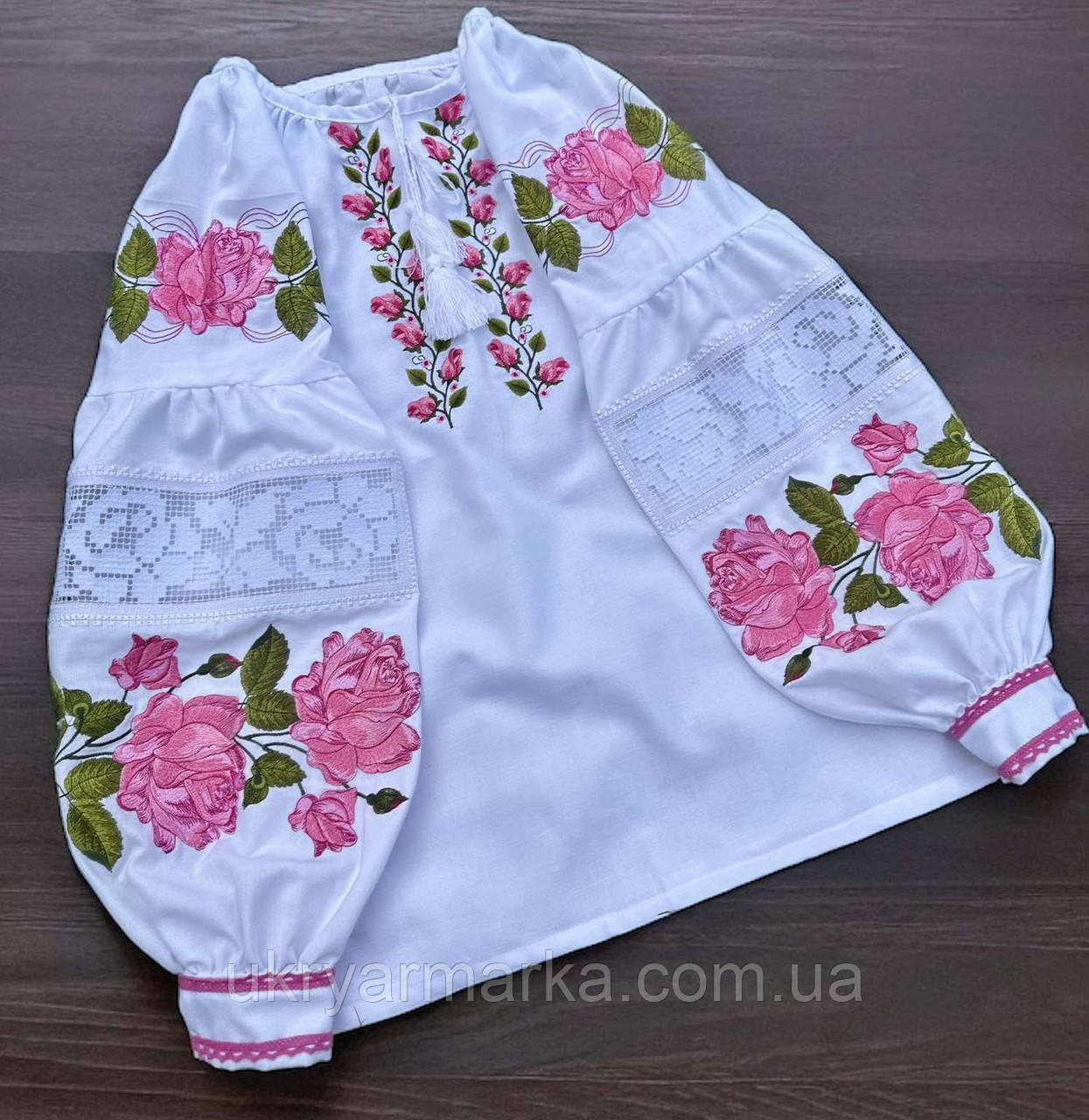 Вишиванка жіноча сучасна "Римські троянди" художня гладь