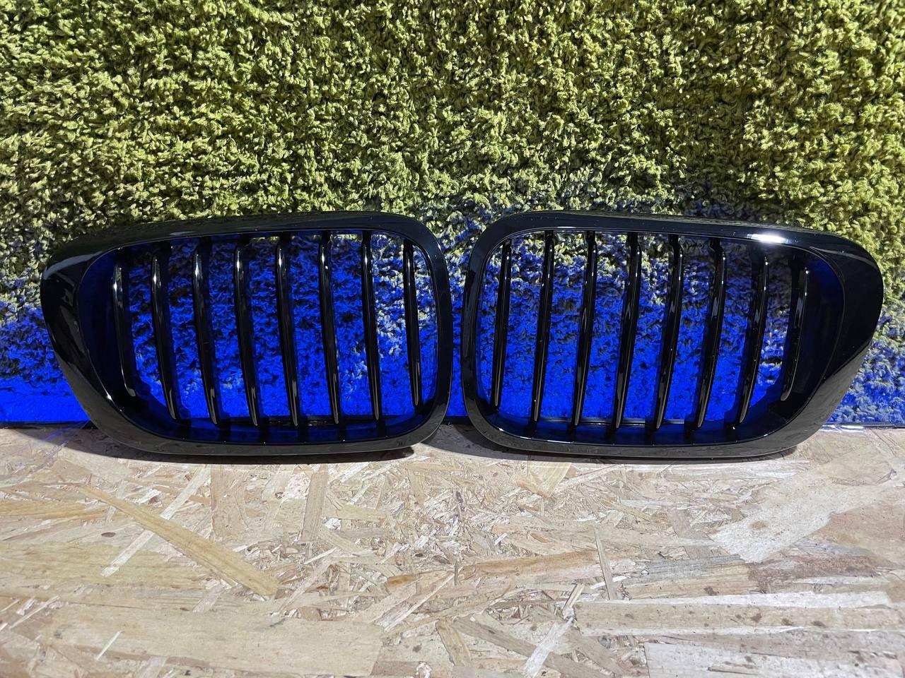 Решітки одинарні чорні бмв е46 2002-2005 Рестайлінг 4 двері чорні глянець ніздрі комплект тюнінг е46, фото 1