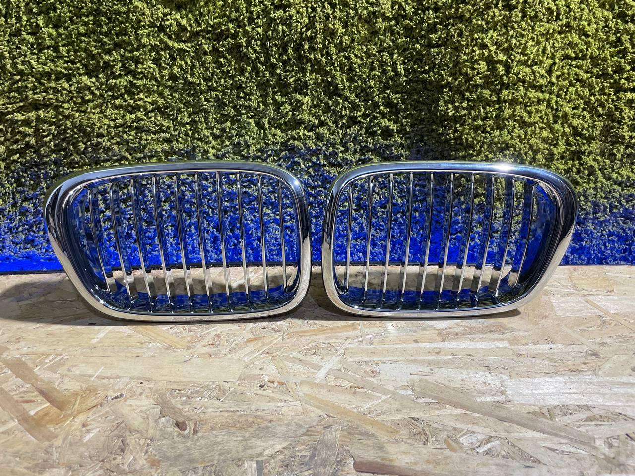 Рестайлінг решітки радіатора ніздрі для BMW E39 бмв е39 1999-2003 Хром одинарні Ніздрі БМВ Е39 рестайлінг, фото 1