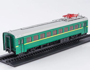 ЕР2 масштабна модель моторного вагона електропоїзду з рейками 1:87 (Наші поїзда).