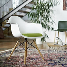 Стільці та крісла