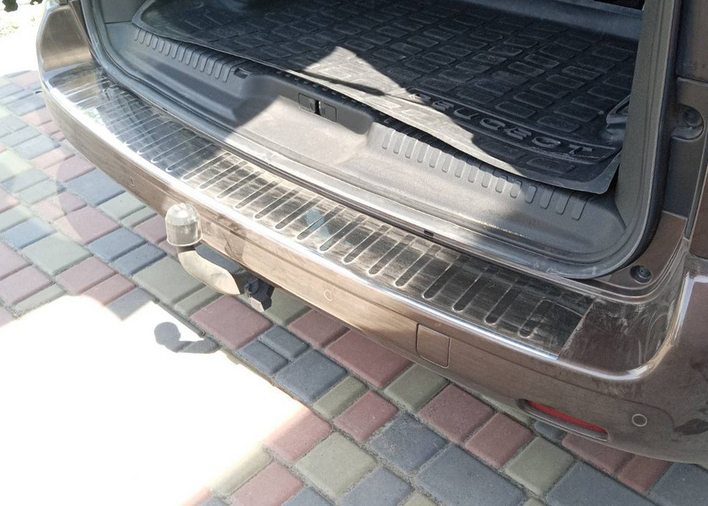 Накладка на задній бампер з загином Carmos (нерж) Коротка/Середня бази для Peugeot Traveller 2017- рр