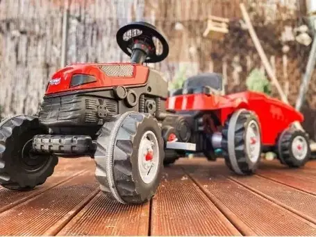 Трактори на педалях