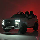 Дитячий електромобіль на акумуляторі Chevrolet Tahoe M 4958 з пультом радіокерування для дітей 3-8 років білий, фото 7