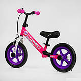Дитячий біговел велобіг на сталевій рамі 12 дюймів Corso 74822 EVA колеса з ручним гальмом підніжка рожевий, фото 4