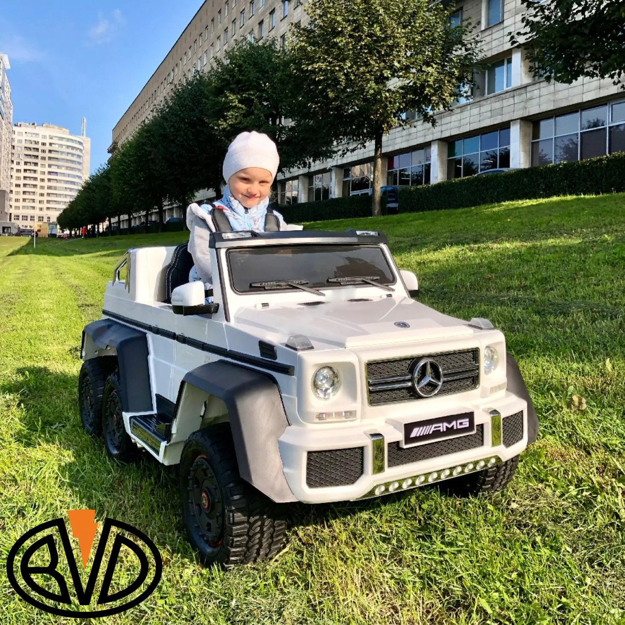 Дитячий електромобіль на акумуляторі Mercedes G63 AMG з пультом радіокерування для дітей 3-8 років білий