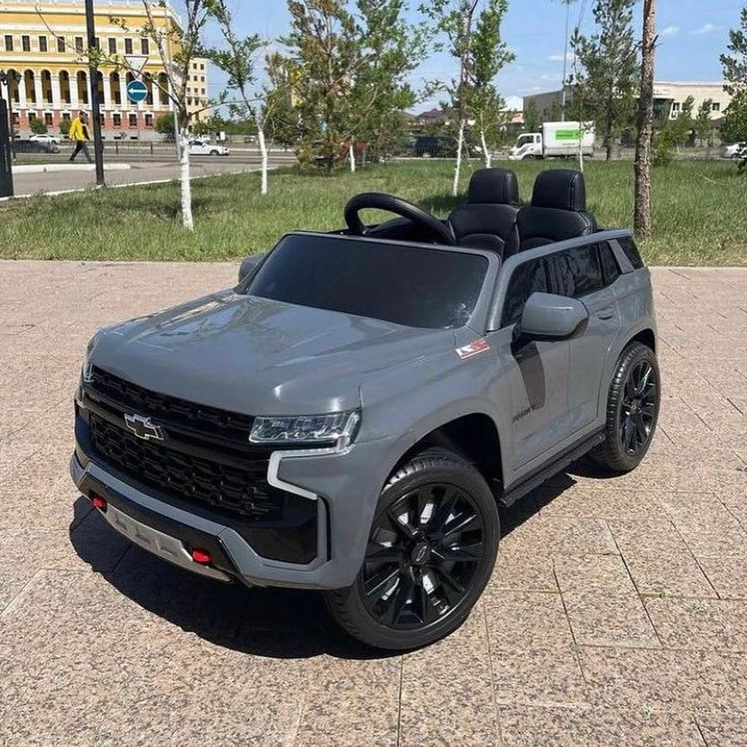 Дитячий електромобіль на акумуляторі Chevrolet Tahoe M 5110 з пультом радіокерування для дітей 3-8 років Сірий