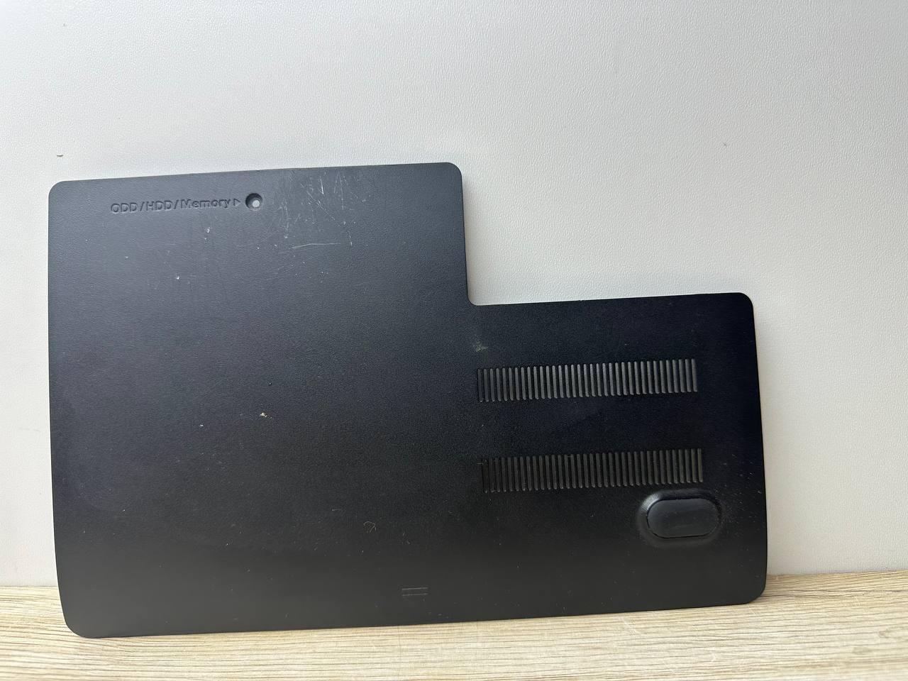 Samsung NP270E5E NP270E5V NP275E5E np300e5v Корпус E (сервісний люк) BA75-04419B Чорний 3+A б/у