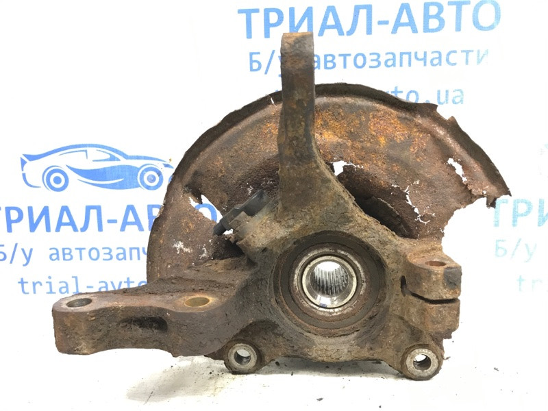 Кулак поворотний правий з маточиною Mitsubishi Lancer 9 1.6 БЕНЗИН 4G18 2003 (б/в)