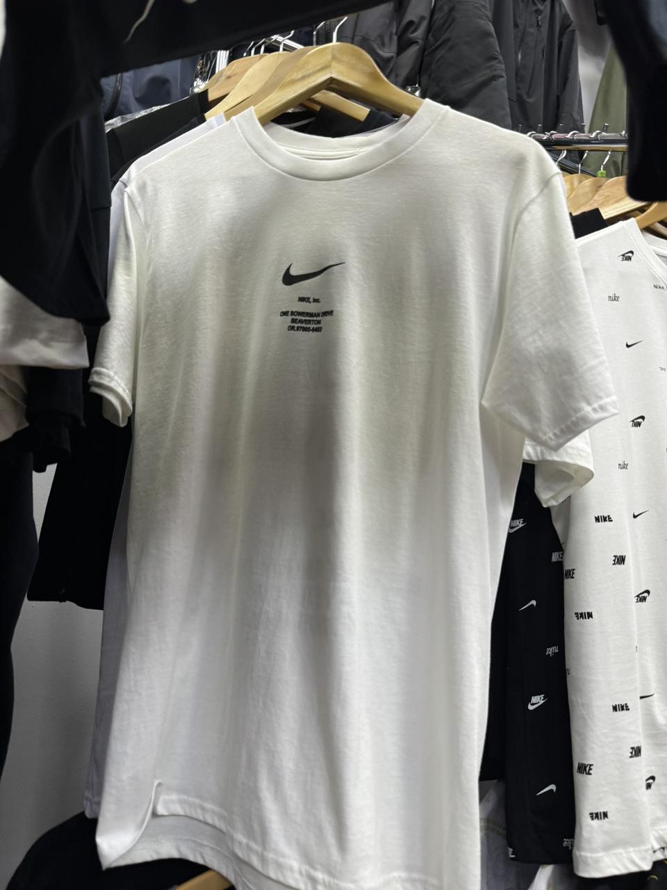 Чоловіча спортивна футболка Nike (Найк), чоловіча футболка з принтом біла. Чоловічий одяг, фото 1