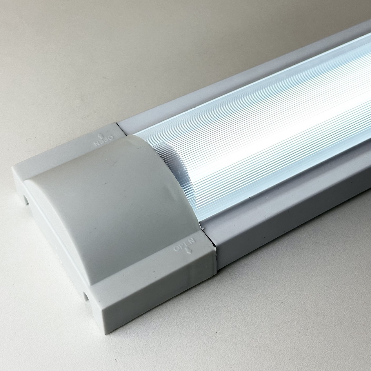 Світильник стельовий накладний 120 см Lumen із лампою 18W 6500K 1700Лм IP20 РОЗПРОДАЖ