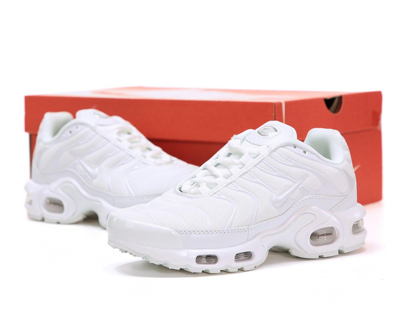 Чоловічі та жіночі кросівки Nike Air Max TN All White Взуття Найк Аір Макс ТН білі текстиль шкіра унісекс демісезон