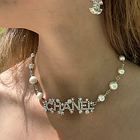 Сережки та підвіска з логотипом з цирконієм