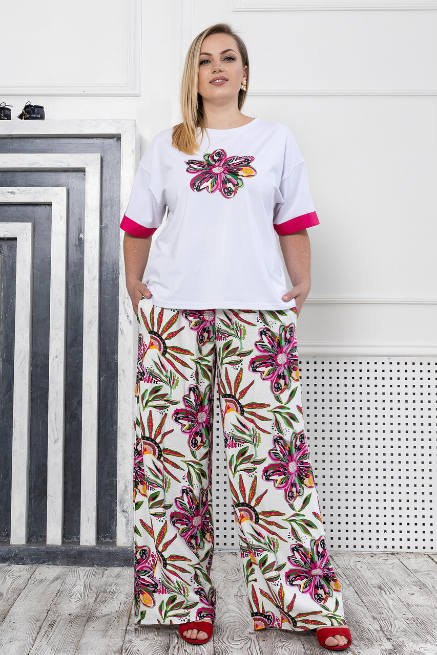 Костюм для повних широкі штани та футболка комфортний