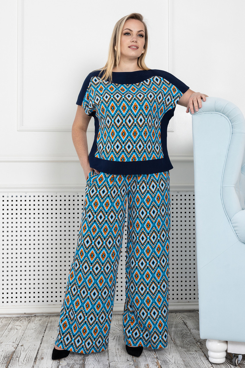 Стильний костюм батал літній зі штапеля блакитний