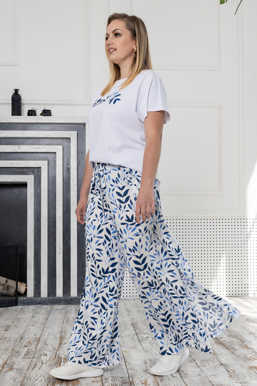 Стильний костюм батал літній зі штанами блакитний