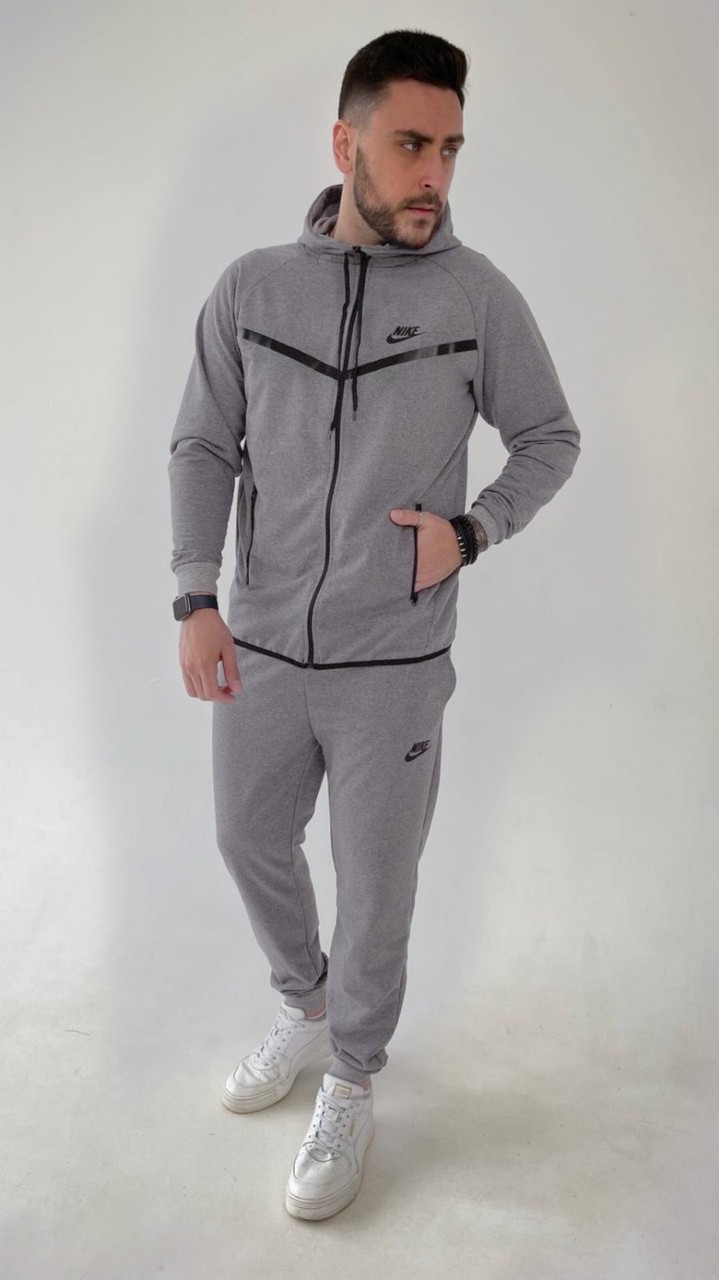 Чоловічий спортивний костюм .Nike