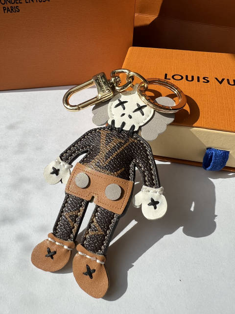 6042130445_w1280_h640_brelok-