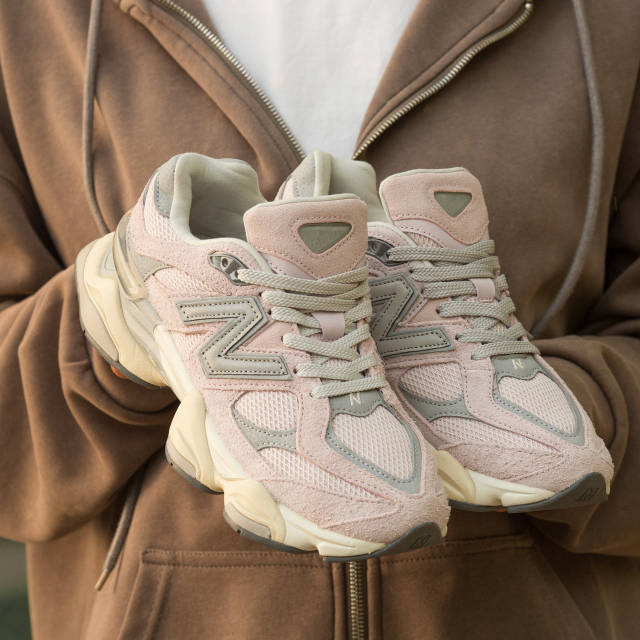 Женские кроссовки New Balance 9060 December Sky U9060HSP розовые