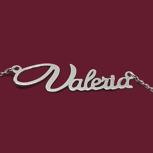 Срібне кольє з ім'ям Valeria